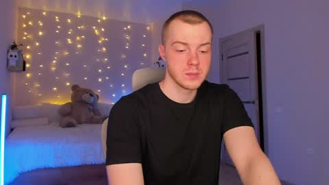 toohornyserj online show from December 8, 7:54 pm