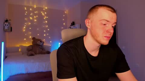 toohornyserj online show from December 8, 11:08 pm