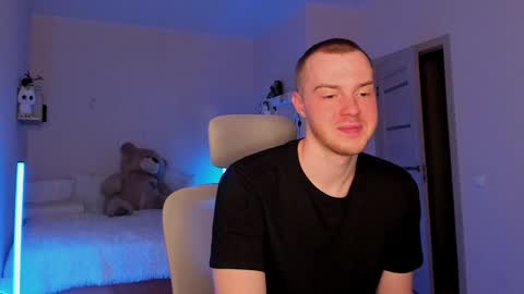 toohornyserj online show from December 9, 2:13 am