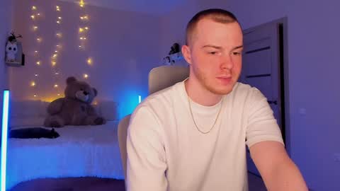 toohornyserj online show from December 9, 11:34 pm