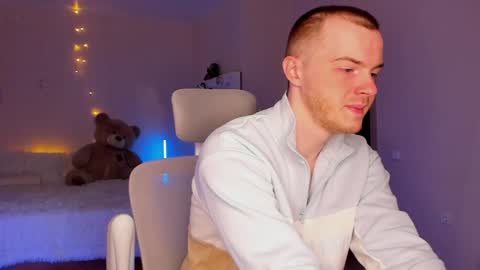 toohornyserj online show from December 10, 11:08 pm