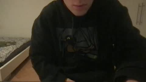 Max online show from November 10, 7:02 pm