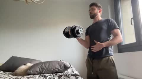 Snapshot of toom998914 chatting on April 5, 3:53 pm Tom online show from April 5, 3:53 pm