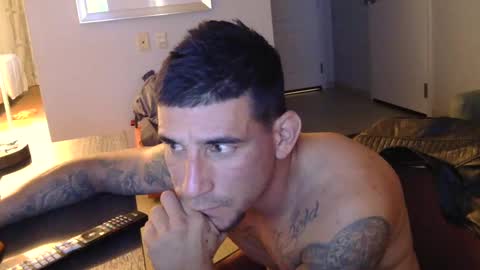 Snapshot of toomuchsmoke chatting on December 7, 9:55 pm toomuchsmoke online show from December 7, 9:55 pm