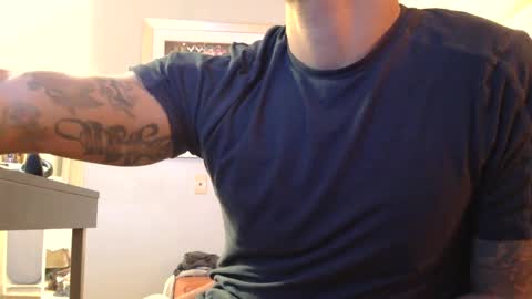 Snapshot of toomuchsmoke chatting on December 8, 9:13 am toomuchsmoke online show from December 8, 9:13 am