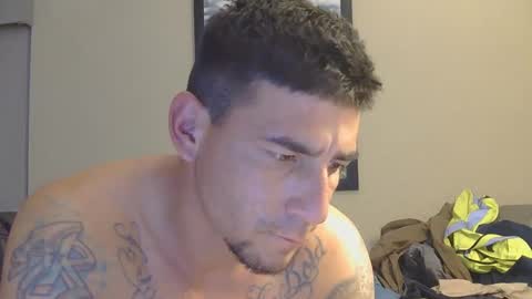 Snapshot of toomuchsmoke chatting on December 26, 4:32 am toomuchsmoke online show from December 26, 4:32 am