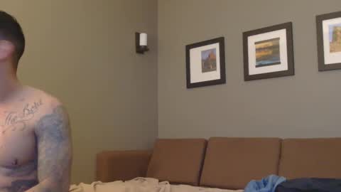 Snapshot of toomuchsmoke chatting on January 7, 2:42 am toomuchsmoke online show from January 7, 2:42 am