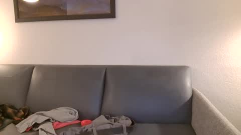 Snapshot of toomuchsmoke chatting on February 15, 8:11 am toomuchsmoke online show from February 15, 8:11 am