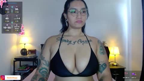 Snapshot of toothyy chatting on November 1, 4:42 pm toothyy online show from November 1, 4:42 pm