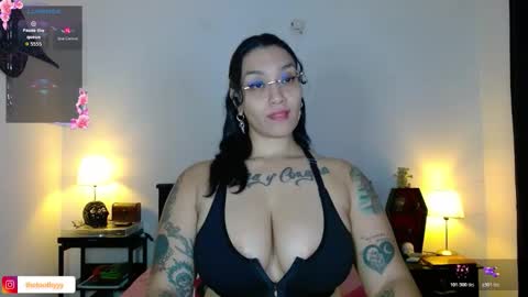 Snapshot of toothyy chatting on November 30, 2:04 am toothyy online show from November 30, 2:04 am