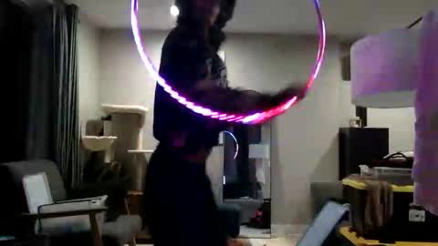 tootsiefoote001 online show from May 16, 2:08 am