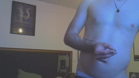 Snapshot of tootsybird chatting on March 22, 3:43 am tootsybird online show from March 22, 3:43 am