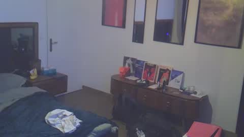 tootsybird69 online show from April 18, 12:25 am