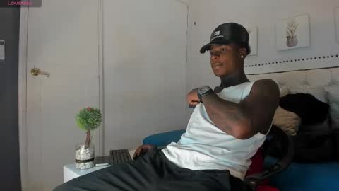 Snapshot of toower_ chatting on February 25, 4:00 am T O W E R online show from February 25, 4:00 am