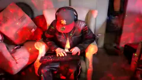 SagMeOreduceMe online show from November 4, 7:18 am