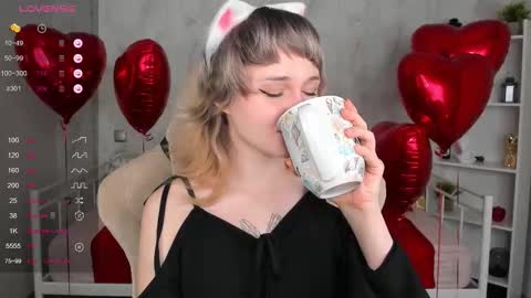 Tori online show from February 12, 12:05 am