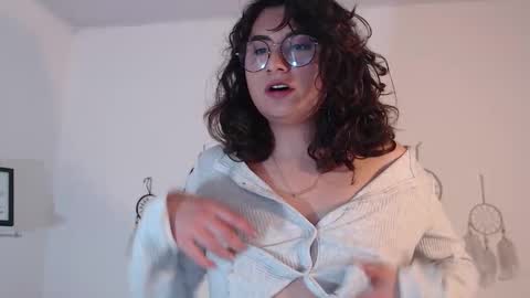 tori_just online show from October 20, 5:35 pm