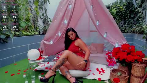 Tori Cross online show from February 14, 4:09 pm