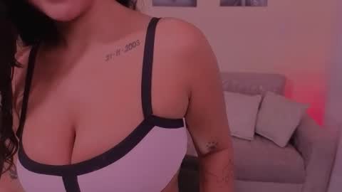 Tori Cross online show from May 11, 4:48 pm