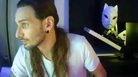 Snapshot of tornado2156 chatting on February 18, 4:03 pm Tornado2156 online show from February 18, 4:03 pm