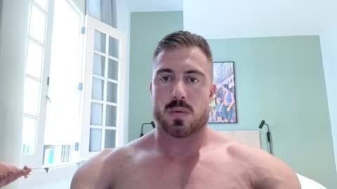 Snapshot of toro_arrapato chatting on December 22, 3:53 pm toro_arrapato online show from December 22, 3:53 pm