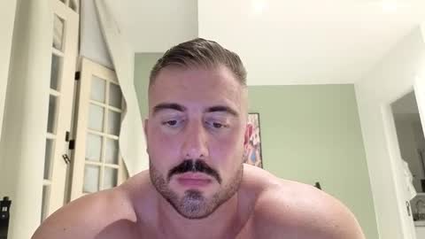 Snapshot of toro_arrapato chatting on January 12, 10:59 pm toro_arrapato online show from January 12, 10:59 pm