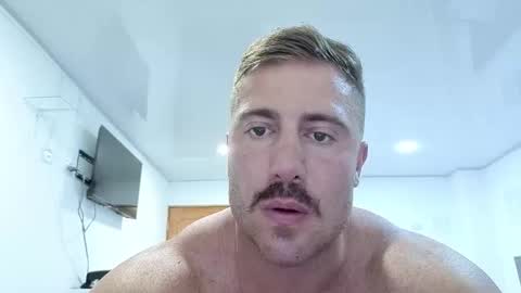 Snapshot of toro_arrapato chatting on March 16, 7:01 am toro_arrapato online show from March 16, 7:01 am