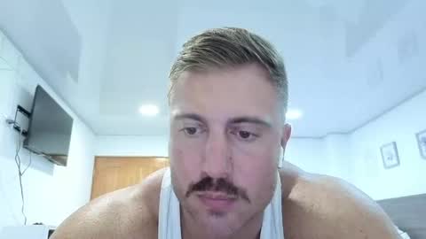 Snapshot of toro_arrapato chatting on March 17, 1:21 am toro_arrapato online show from March 17, 1:21 am