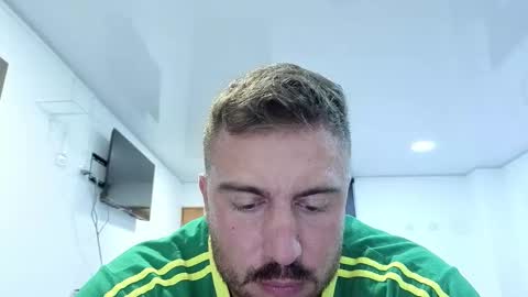 Snapshot of toro_arrapato chatting on March 24, 6:57 pm toro_arrapato online show from March 24, 6:57 pm