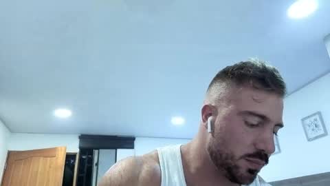 Snapshot of toro_arrapato chatting on March 26, 11:10 pm toro_arrapato online show from March 26, 11:10 pm