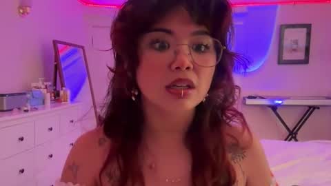 boy luna  next stream thurs 226  855pm 0 pst  online show from March 23, 3:54 am