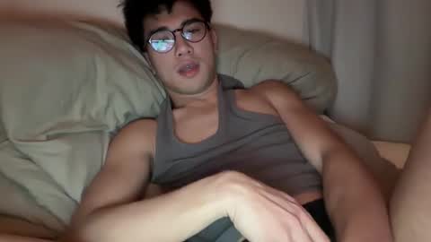 Snapshot of toshikaro0 chatting on February 20, 6:41 pm Karo online show from February 20, 6:41 pm