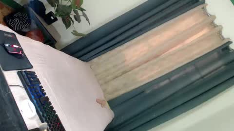 Snapshot of touch_my_body_daddy chatting on February 8, 11:45 pm touch_my_body_daddy online show from February 8, 11:45 pm