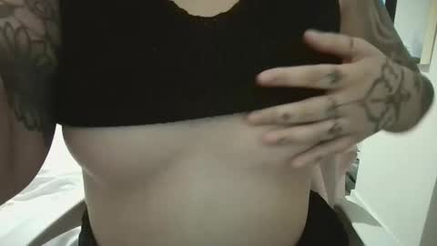 Snapshot of touchtease chatting on February 1, 12:20 am touchtease online show from February 1, 12:20 am