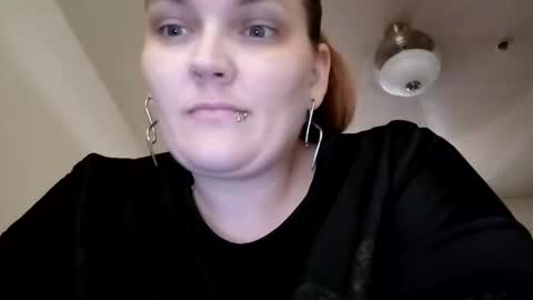 Lilly Miss Mistress Goddess Maam Queen Boss online show from April 2, 6:05 pm