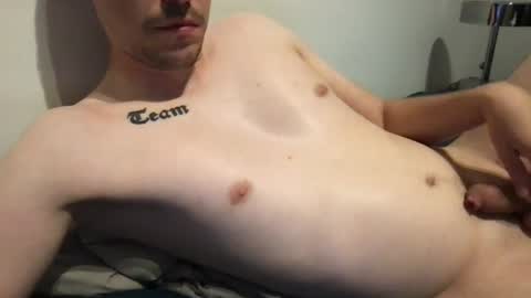 toyboy025 online show from June 18, 8:02 pm