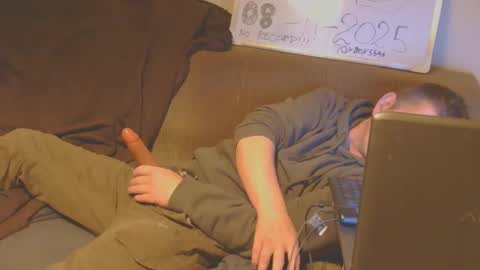 Snapshot of toyboy5546 chatting on November 8, 4:51 pm Toyboy online show from November 8, 4:51 pm