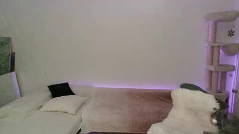 Snapshot of toyboybitchslut chatting on December 31, 3:45 am Patrizia online show from December 31, 3:45 am