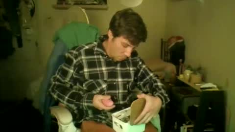 Snapshot of toyboysquirt chatting on May 11, 7:03 am toyboysquirt online show from May 11, 7:03 am