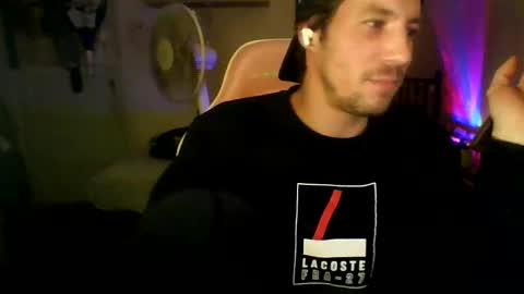 Snapshot of toyboysquirt chatting on June 2, 5:31 am toyboysquirt online show from June 2, 5:31 am