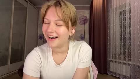 Snapshot of tracierolfson chatting on March 26, 5:07 pm Anna online show from March 26, 5:07 pm