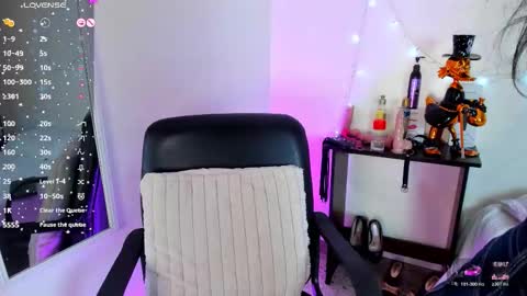 tracy online show from February 19, 12:06 am