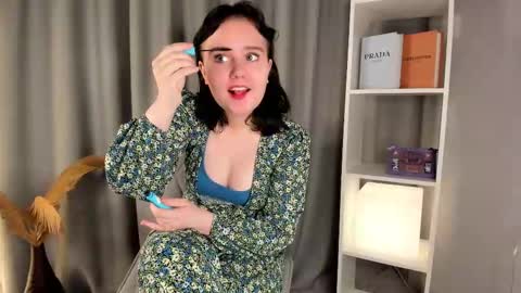 Snapshot of tracylilith chatting on December 16, 1:27 pm Call me Tracy online show from December 16, 1:27 pm