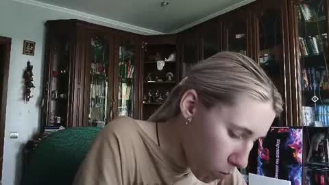 Lesly online show from June 18, 8:47 am