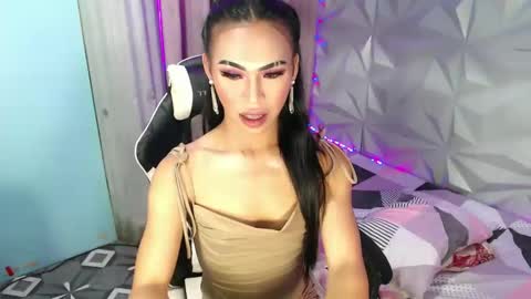 Snapshot of trans_angkul chatting on January 8, 1:31 pm Gigi online show from January 8, 1:31 pm