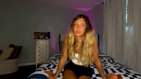 transgirl007 online show from July 11, 10:44 pm