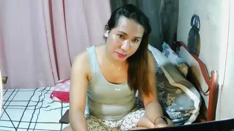 transhottie28 online show from November 21, 1:10 pm