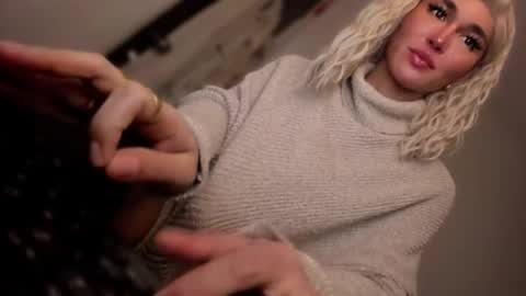 ALMIGHTY GODDESS VALENTINA online show from November 17, 5:08 pm