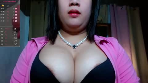 travelergirl online show from May 10, 11:59 am