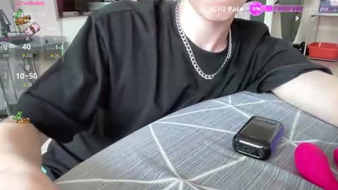 Travis online show from July 9, 9:02 am